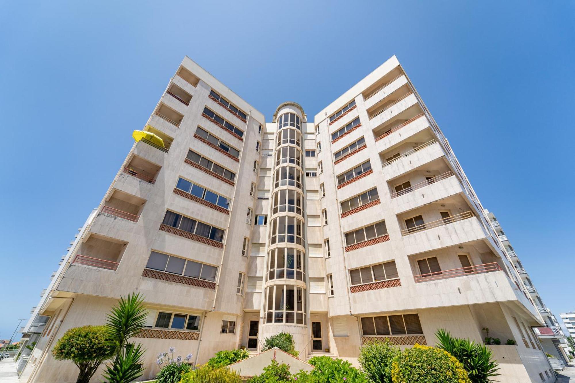Beach Flat By House And People Виана-ду-Каштелу Экстерьер фото